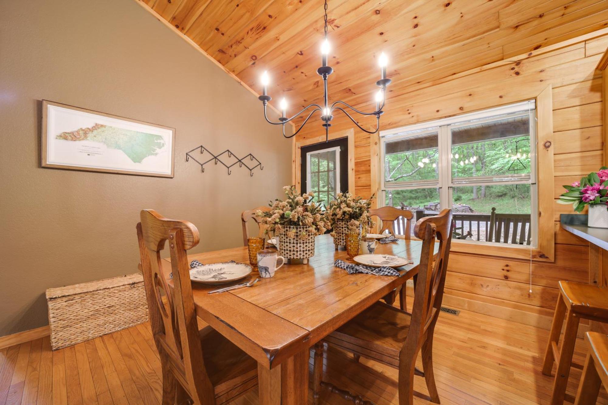 Peaceful Smoky Mountain Cabin With Deck And Fire Pit! Waynesville Luaran gambar