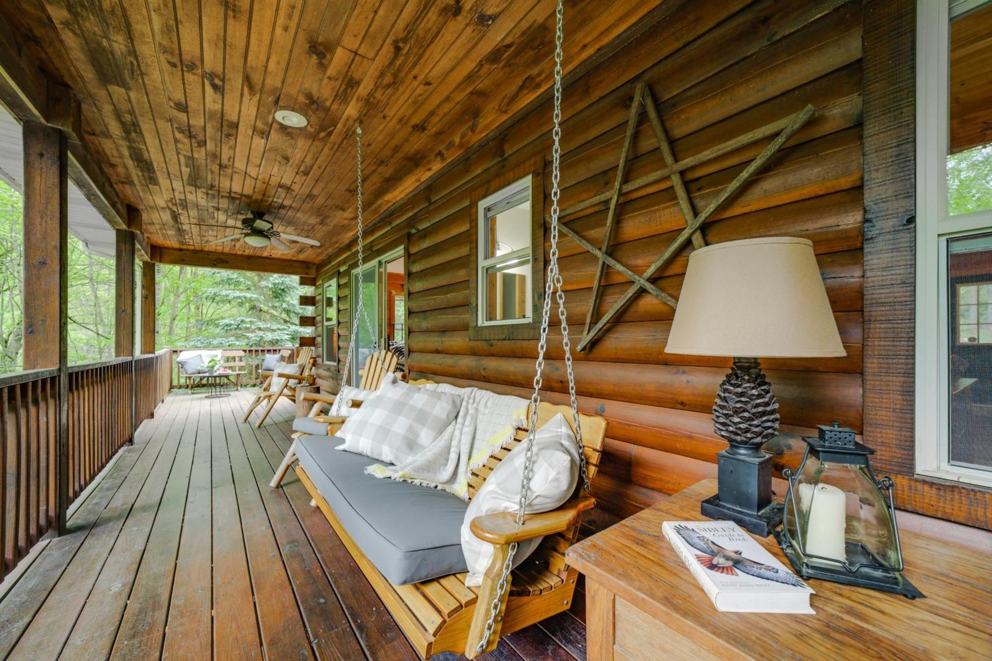 Peaceful Smoky Mountain Cabin With Deck And Fire Pit! Waynesville Luaran gambar